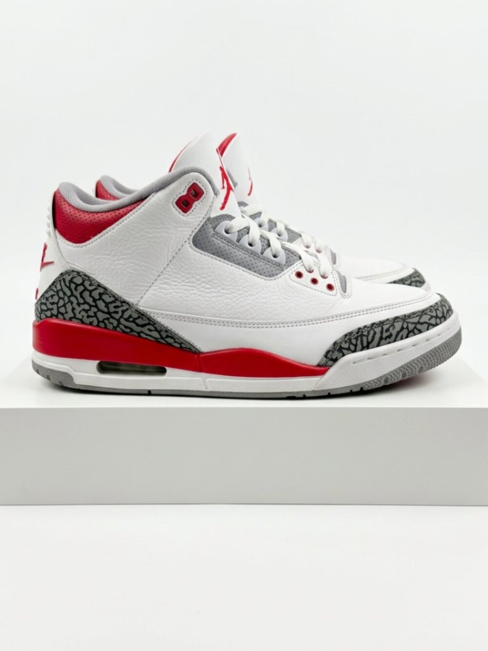 Air Jordan 3 Retro "Fire Red" (2022 Release)